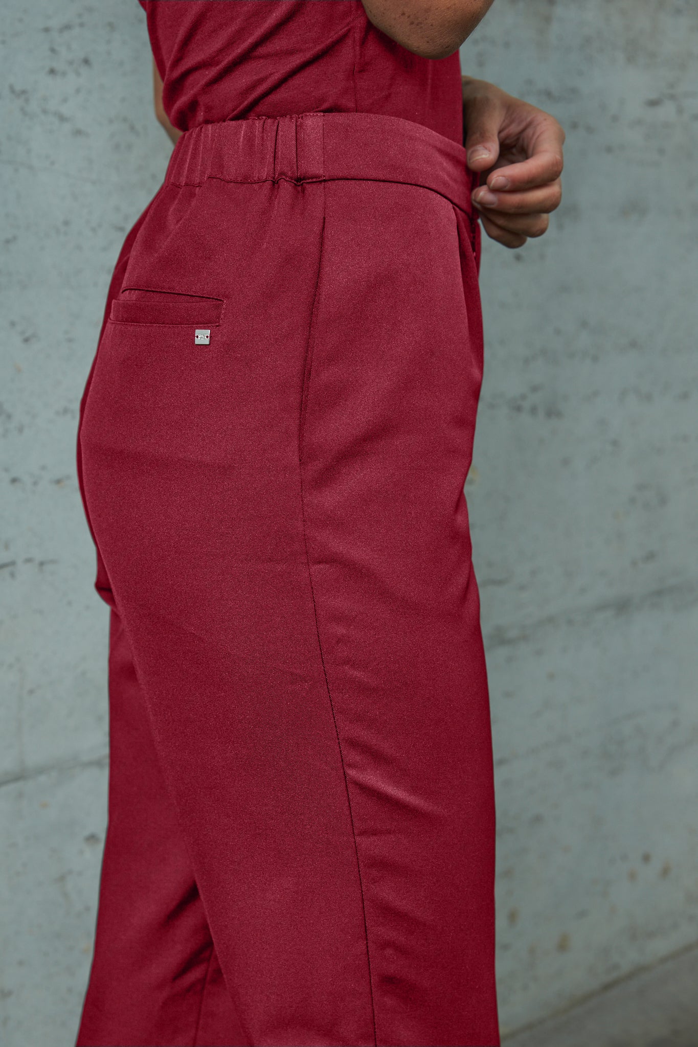 LE PANTALON TAILLEUR EN 'ROUGE TAMOK'